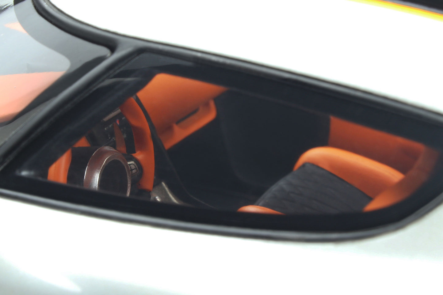 GT Spirit 1:18 Koenigsegg Regera White 2018 GT391