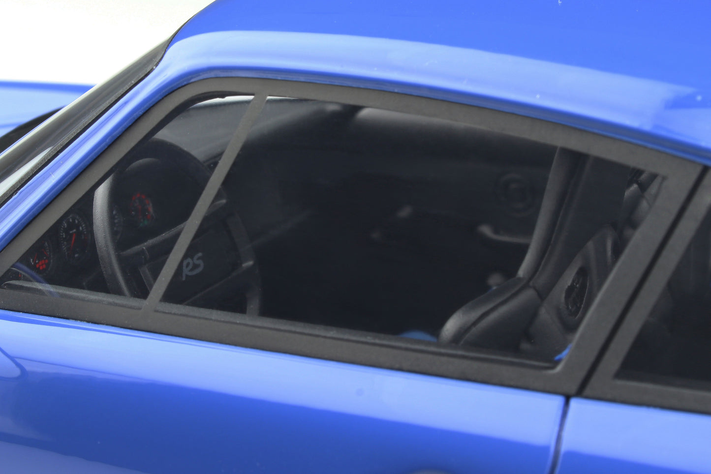 GT Spirit 1:18 Porsche 911 (964) Carrera RS Coupe Blue 1992 GT887