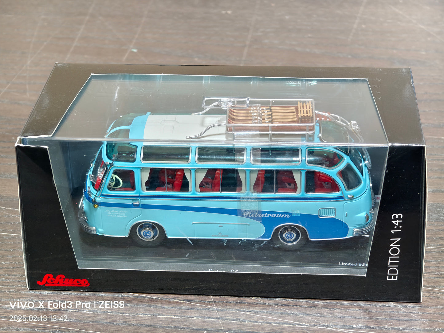 Schuco 1:43 Travel bus Setra S6 450283800