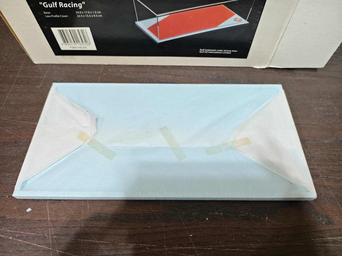 TSM GULF RACING - Display case ShowCase Collection TSM11AC09 (Clearance Final Sale)