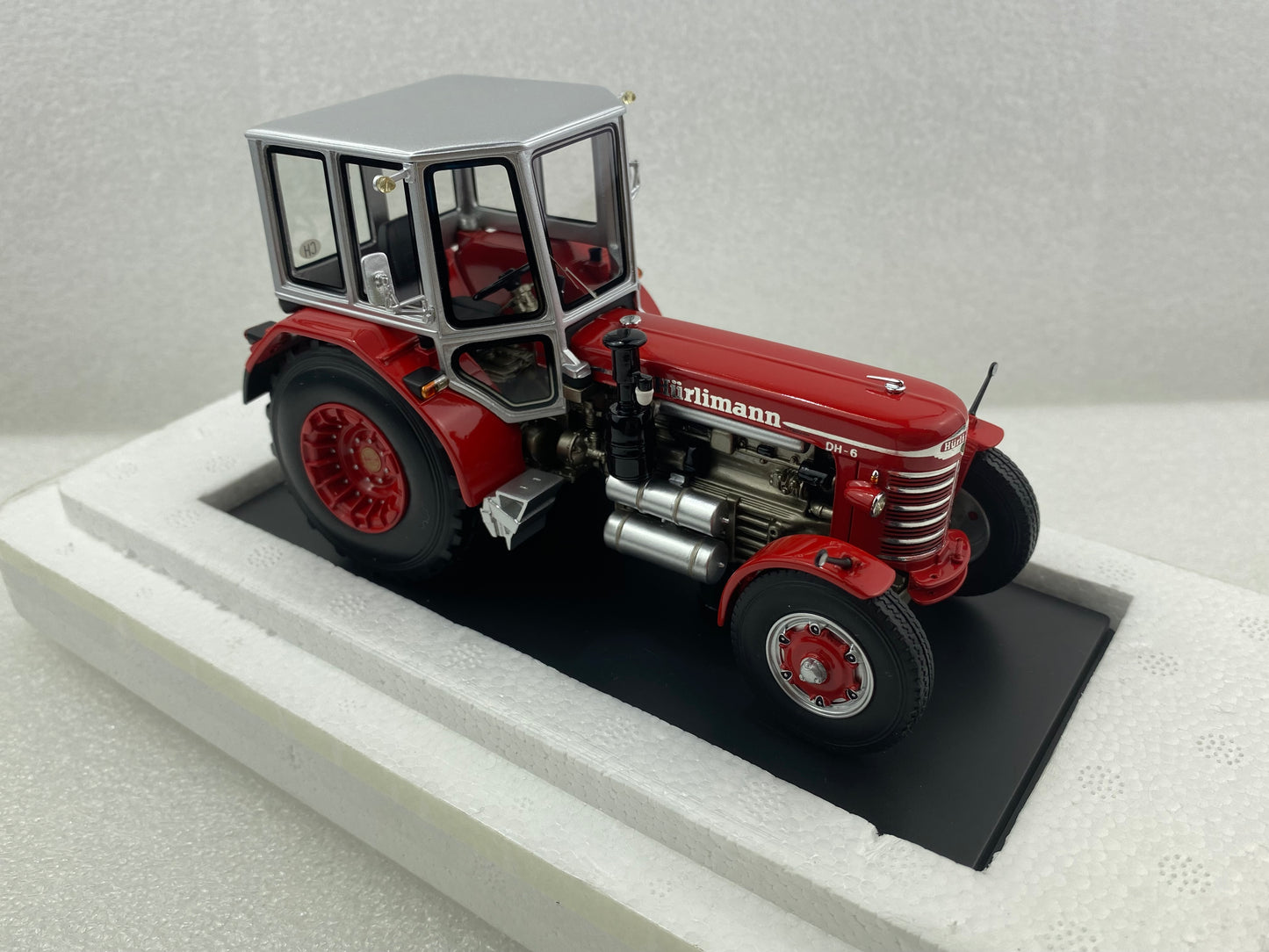 Schuco 1:32 Hurlimann DH 6 Tractor 450895400 (Damaged / Clearance Final Sale)