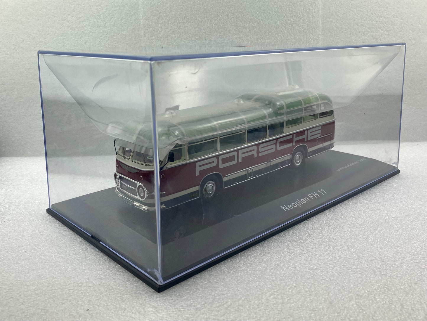 Schuco 1:43 Auwarter Neoplan FH 11 Porsche Racing Service Bus 450896600 (Clearance Final Sale)