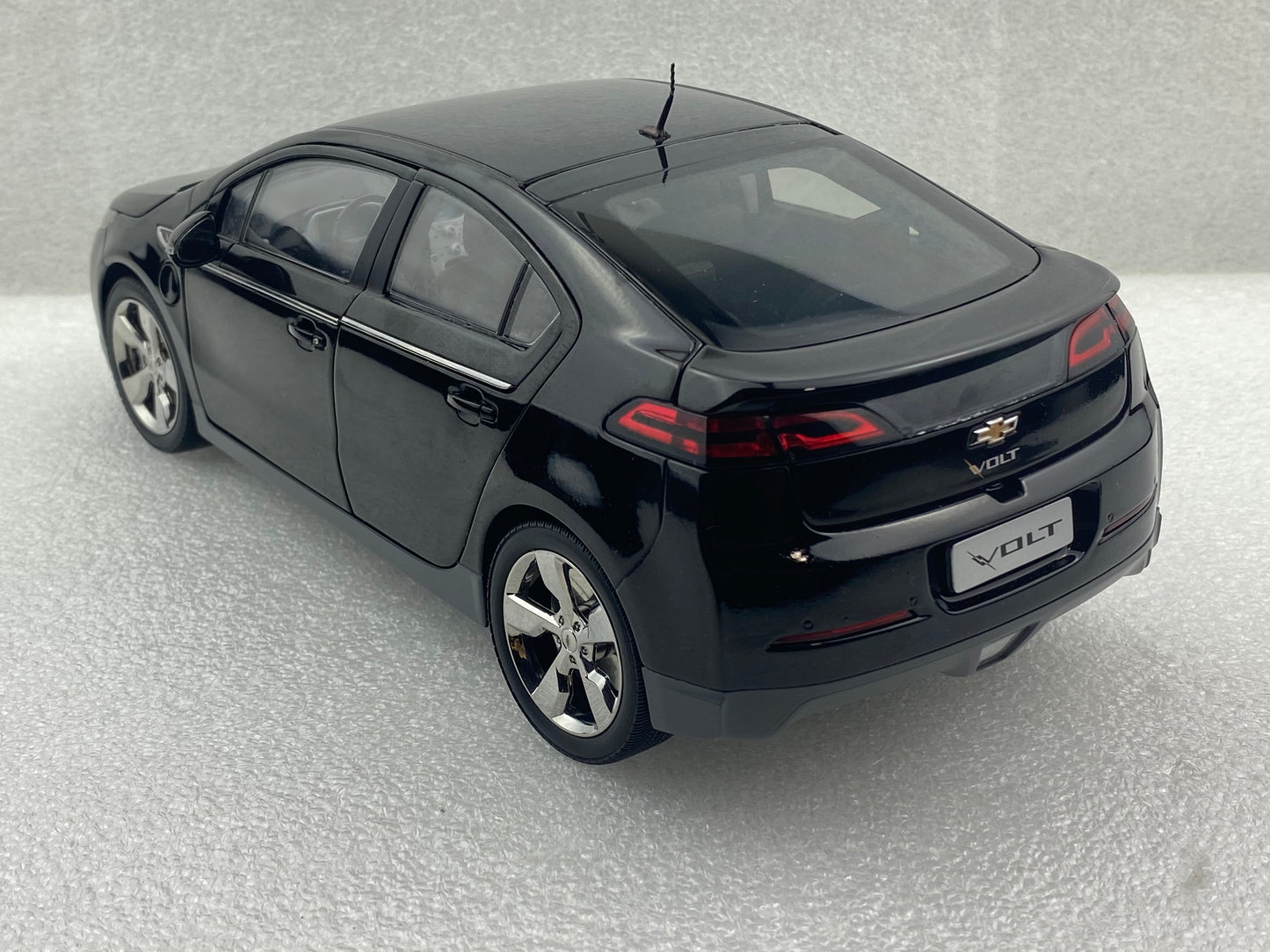 1:18 Chevrolet Volt (Clearance Final Sale)
