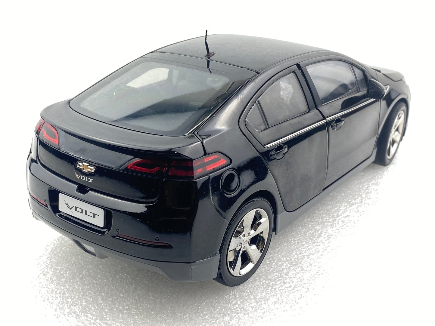 1:18 Chevrolet Volt (Clearance Final Sale)