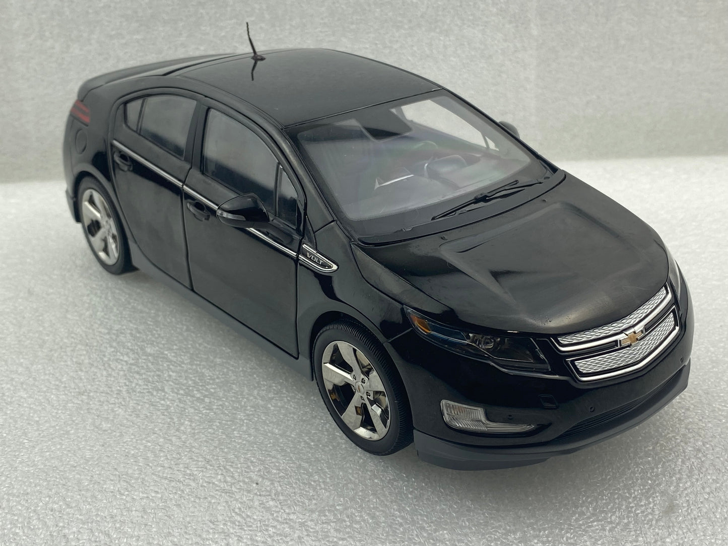 1:18 Chevrolet Volt (Clearance Final Sale)