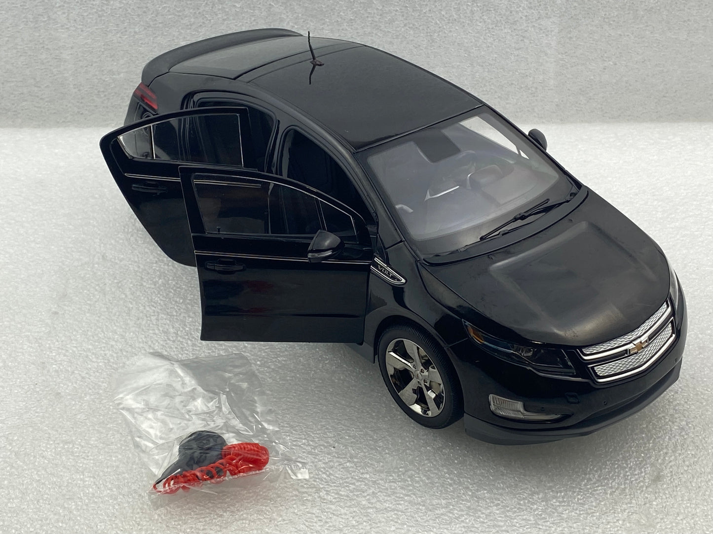 1:18 Chevrolet Volt (Clearance Final Sale)