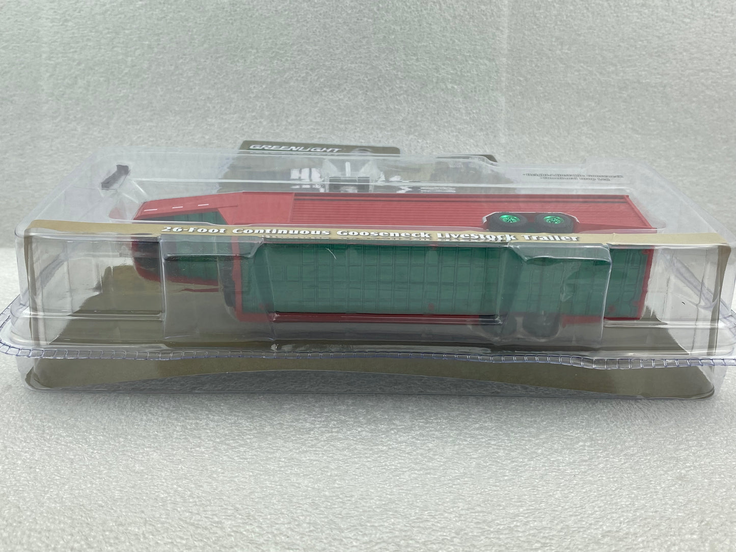 GreenLight Green Machine 1:64 Hitch & Tow Trailers - 26-Foot Continuous Gooseneck Livestock Trailer - Red 30423