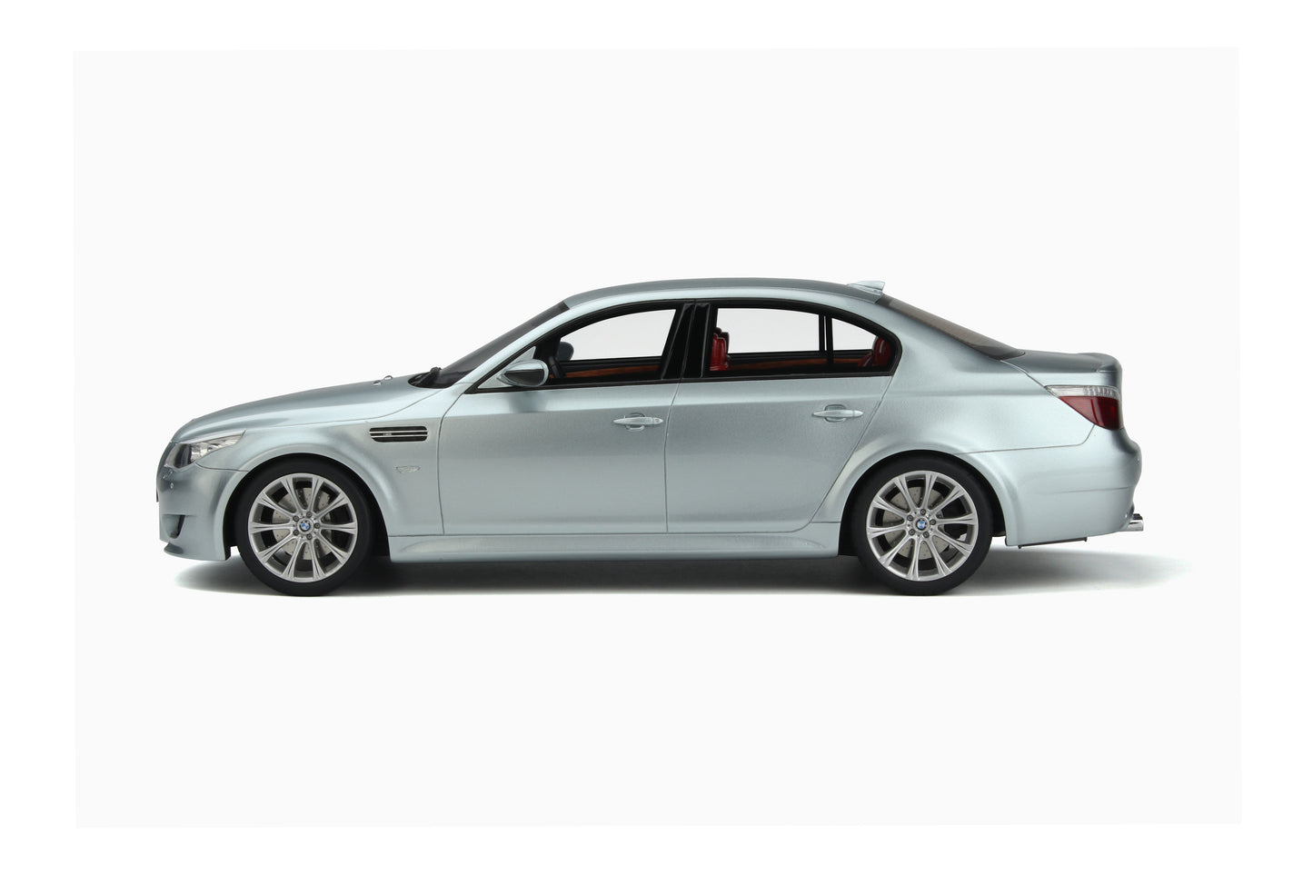 OTTO 1:18 BMW M5 E60 Phase 2 2008 Silver OT426