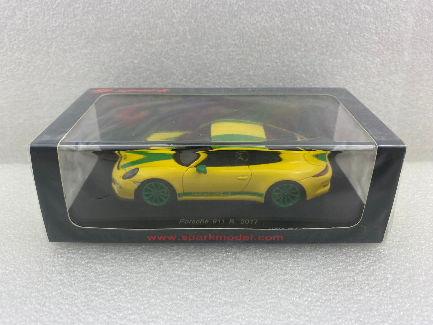 Spark 1:43 Porsche 911 R Yello with Green Stripes S4957
