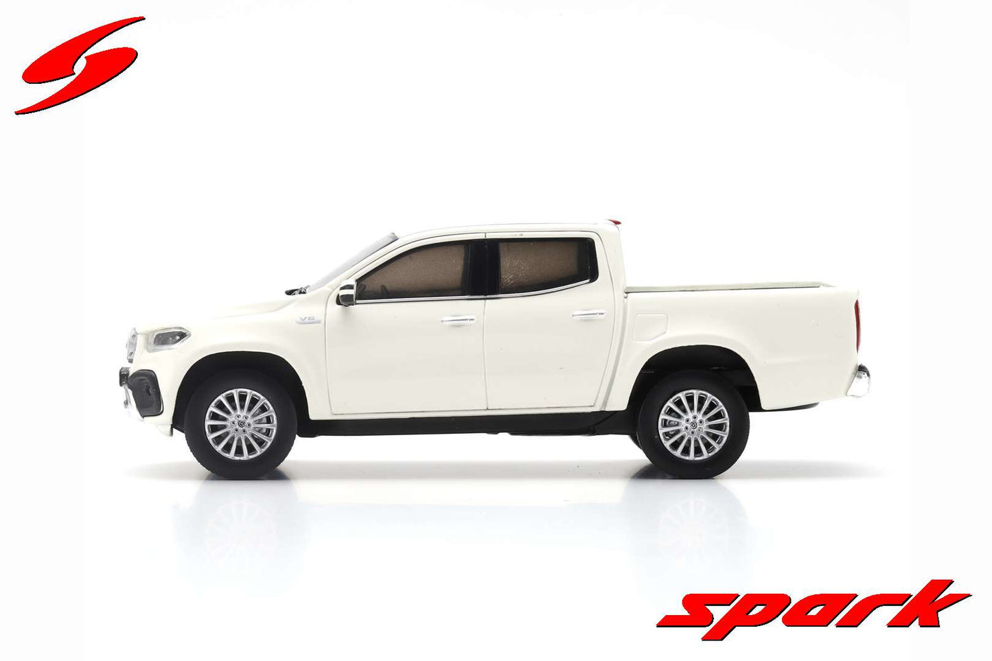 Spark 1:43 Mercedes-Benz X-Class 2018 White S4994