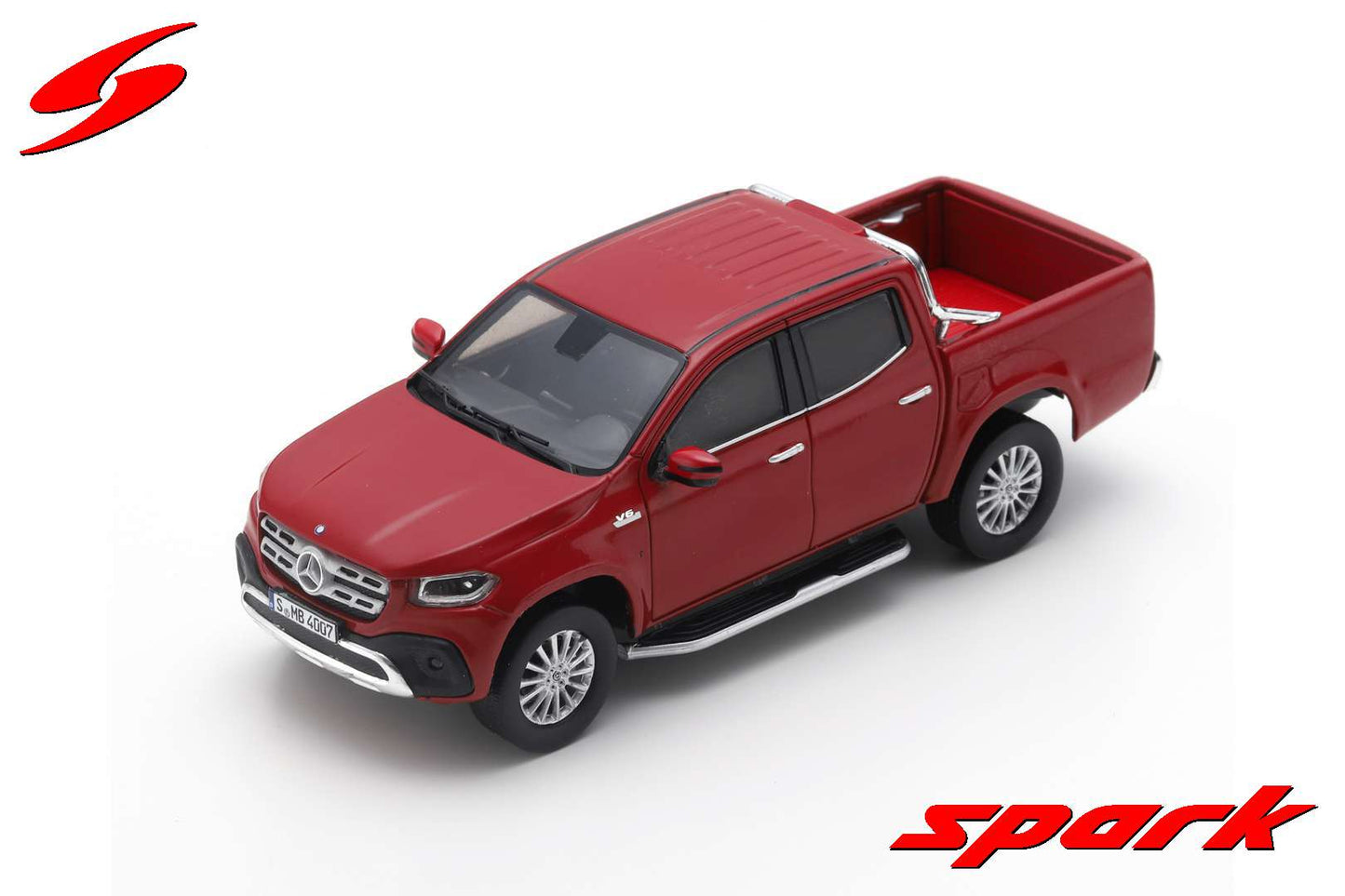 Spark 1:43 Mercedes-Benz X-Class 2018 Red S4995