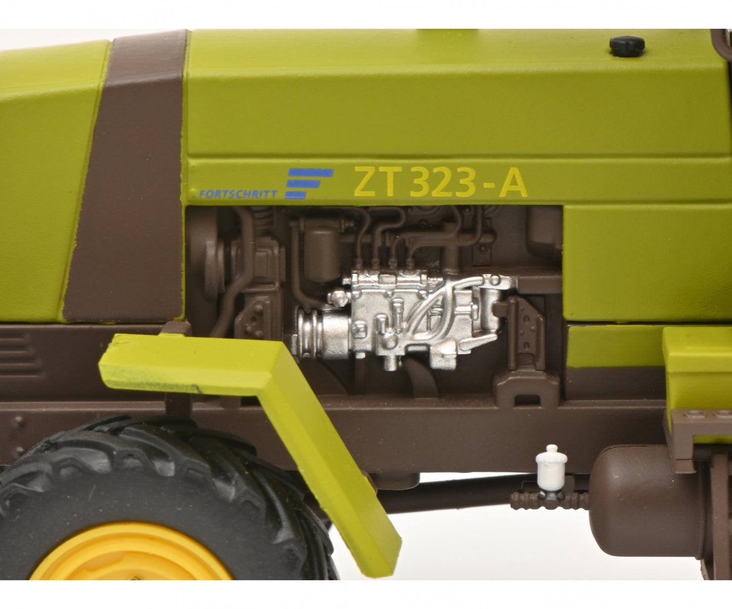 Schuco 1:32 Fortschritt ZT 323 Tractor 450783300