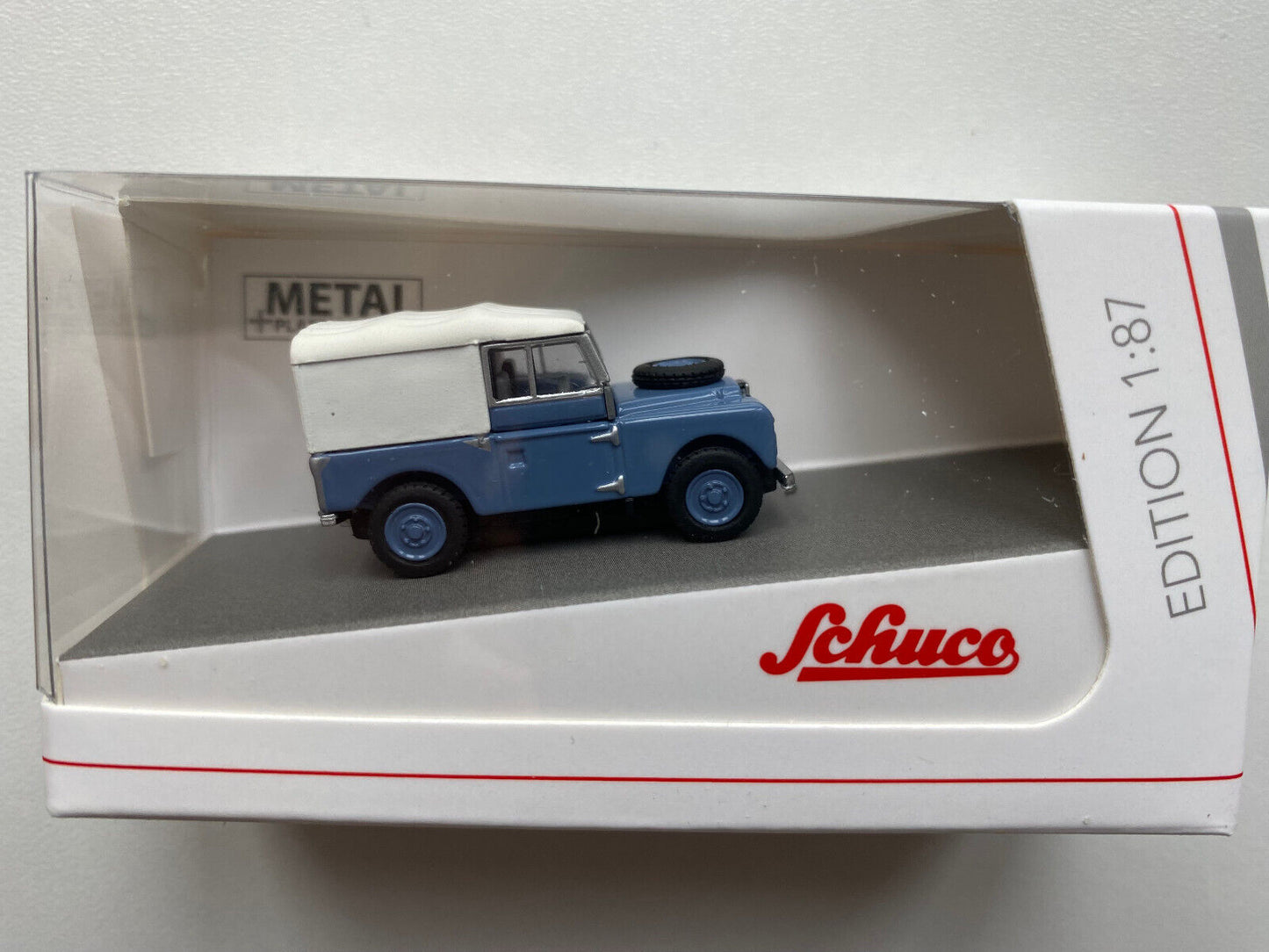 Schuco 1:87 Land Rover 88 Blue 452670100