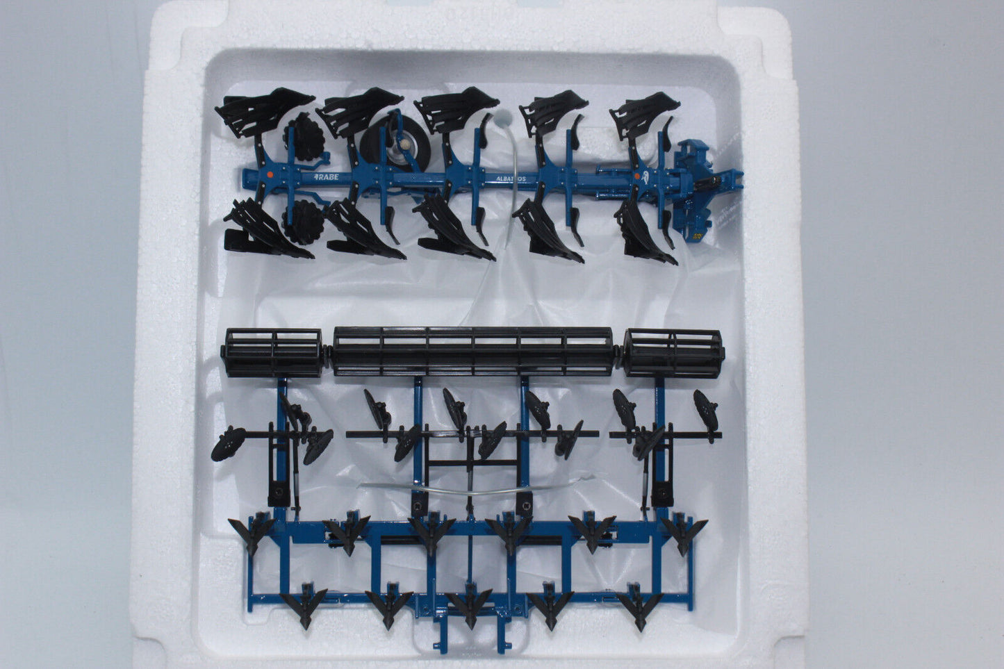 Schuco 1:32 Set Pflug Rabe Albatros + Egge Rabe Bluebird 450788300
