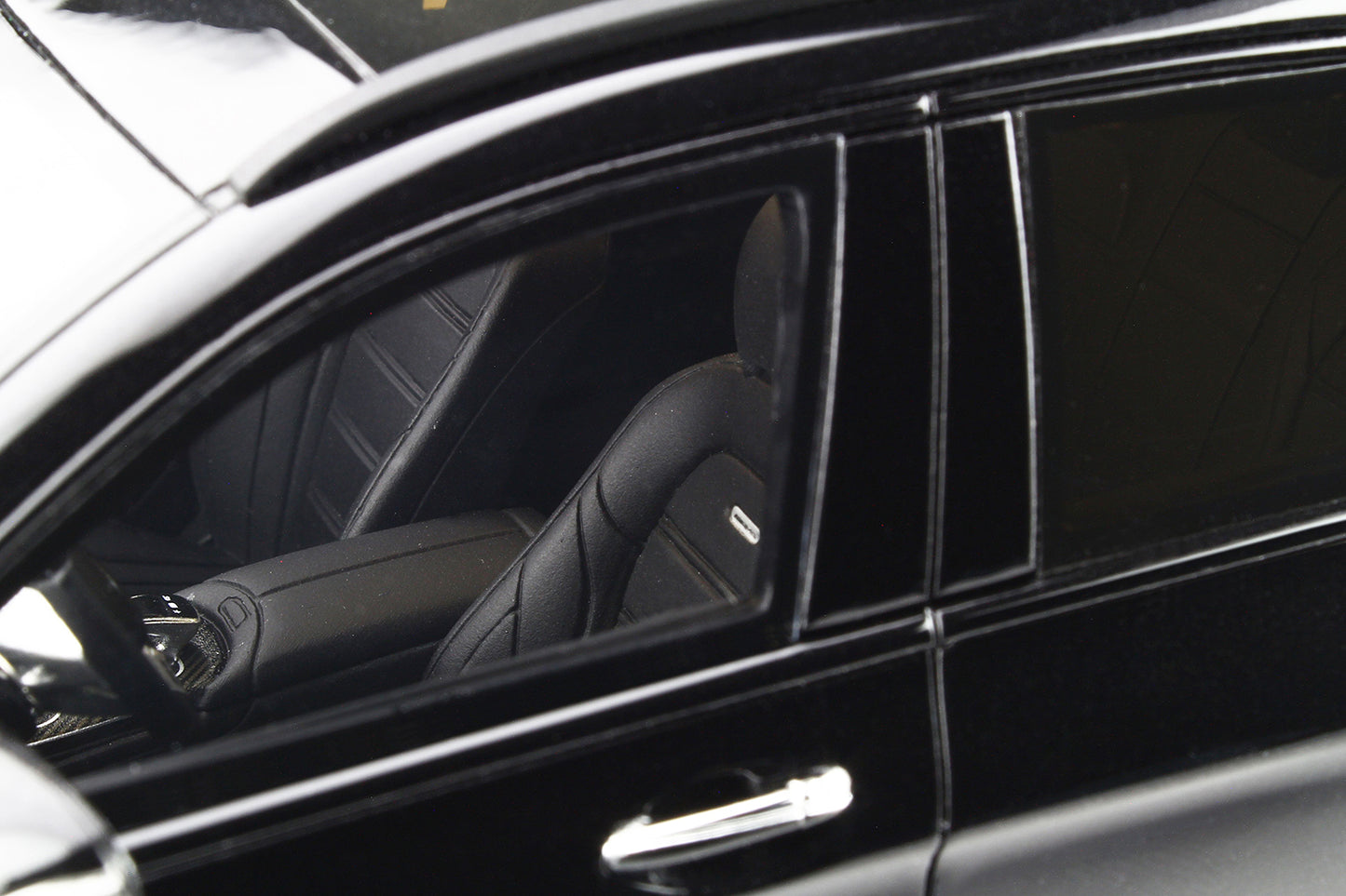 GT Spirit 1:18 Mercedes-AMG GLC 63 S Brabus 600 Black GT252