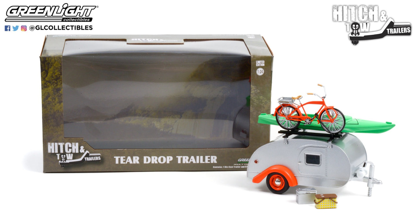 GreenLight 1:24 Hitch & Tow Trailers Series 6 - Teardrop Trailer in Silver with Orange Trim, Roof Rack, Bicycle, Kayak, Cooler and Picnic Basket 18460-B
