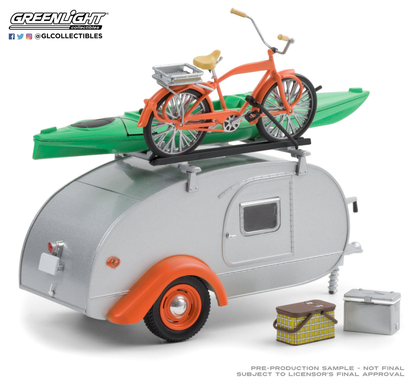 GreenLight 1:24 Hitch & Tow Trailers Series 6 - Teardrop Trailer in Silver with Orange Trim, Roof Rack, Bicycle, Kayak, Cooler and Picnic Basket 18460-B