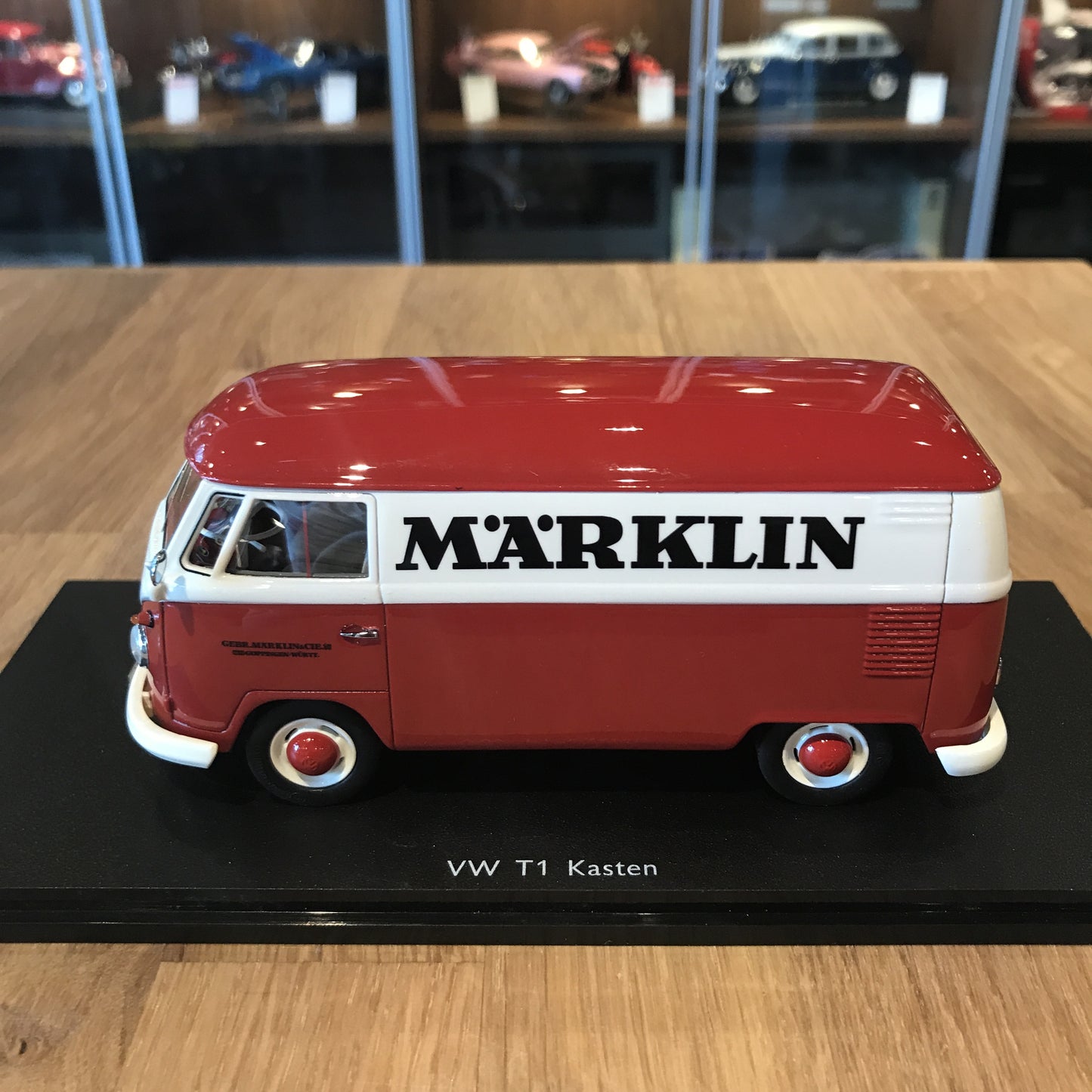 Schuco 1:32 Volkswagen T1 Box Van Märklin Red 450892600