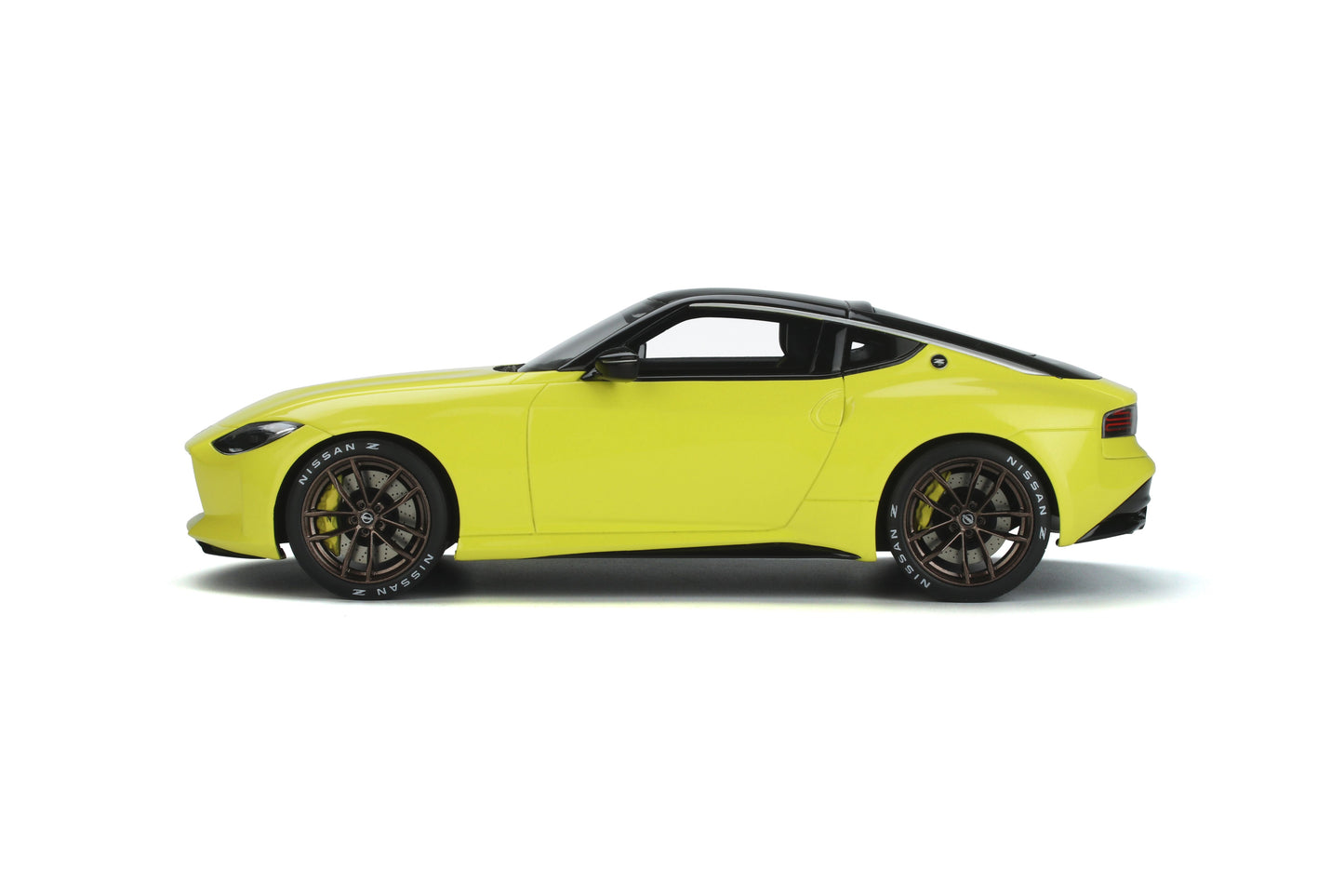 GT Spirit 1:18 2021 Nissan Z Proto Pearlescent yellow GT363