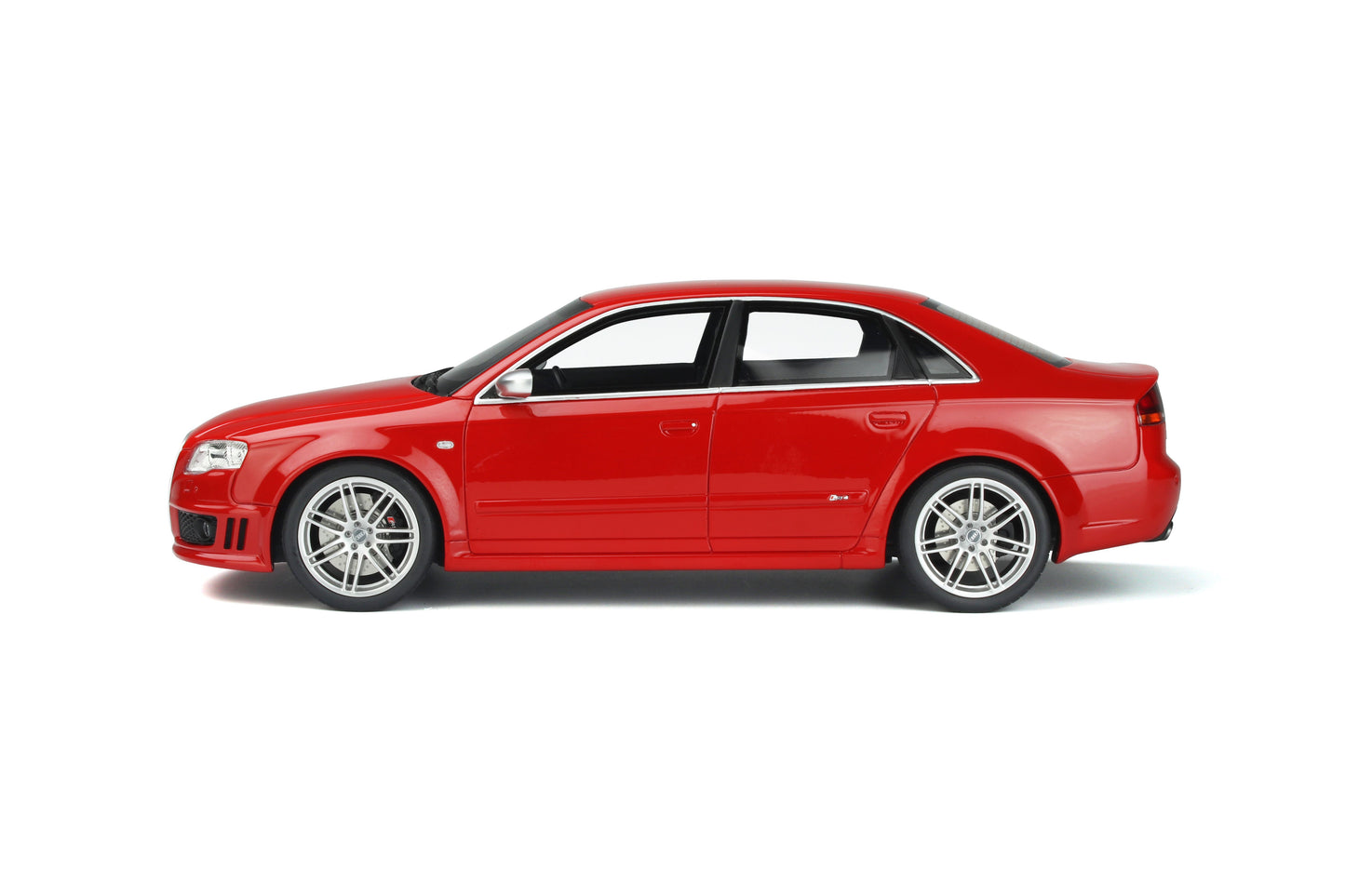 OTTO 1:18 2005 Audi RS 4 (B7) 4.2 FSI Misano Red OT400