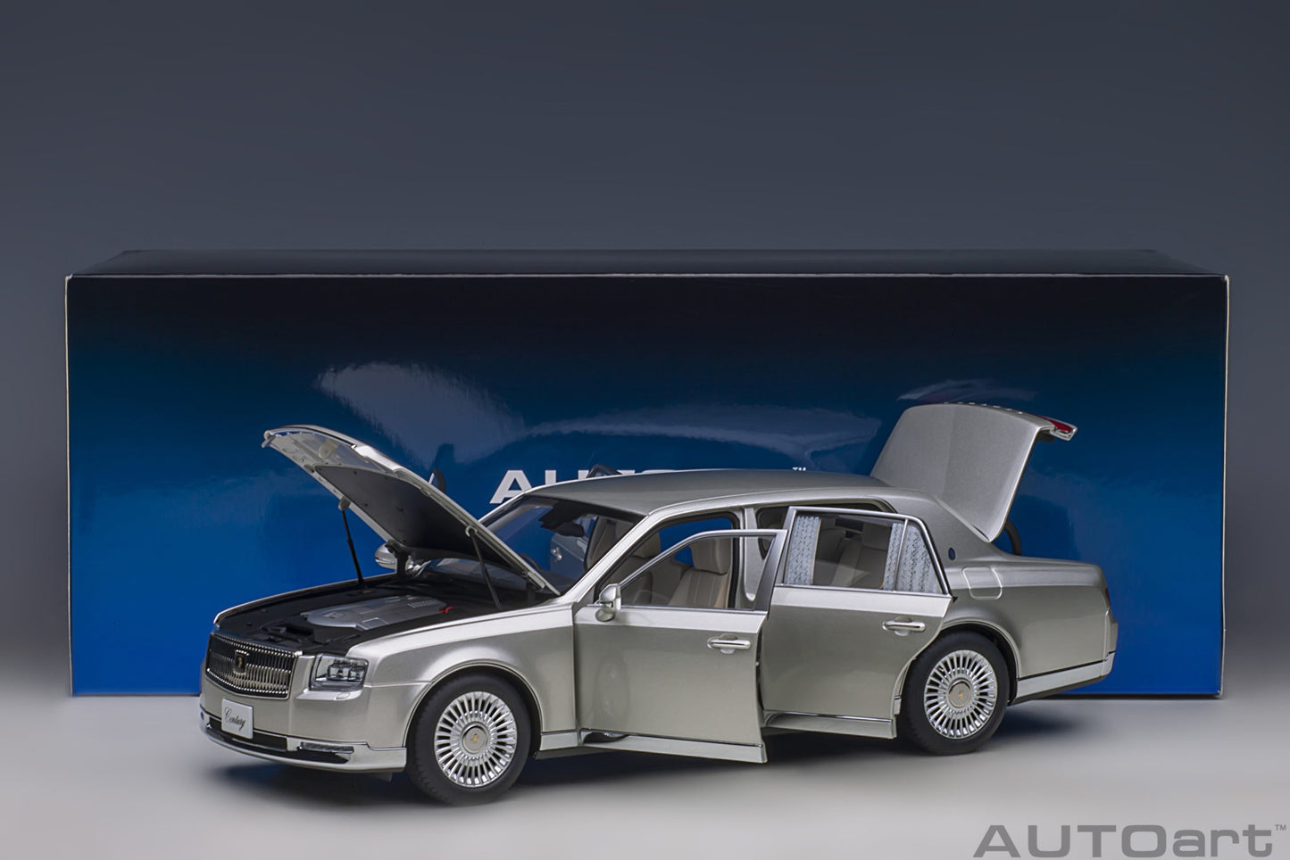 AUTOart 1:18 Toyota Century with curtains (Silver) 78770