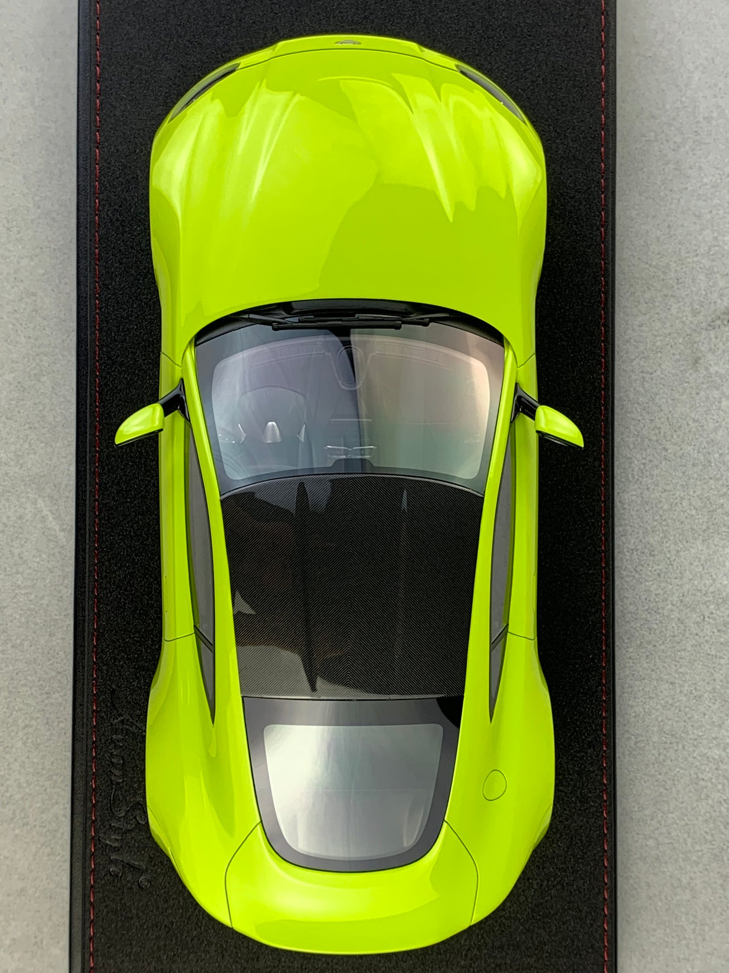 Frontiart AvanStyle 1:18 Aston Martin Vantage 2018 AS032-150
