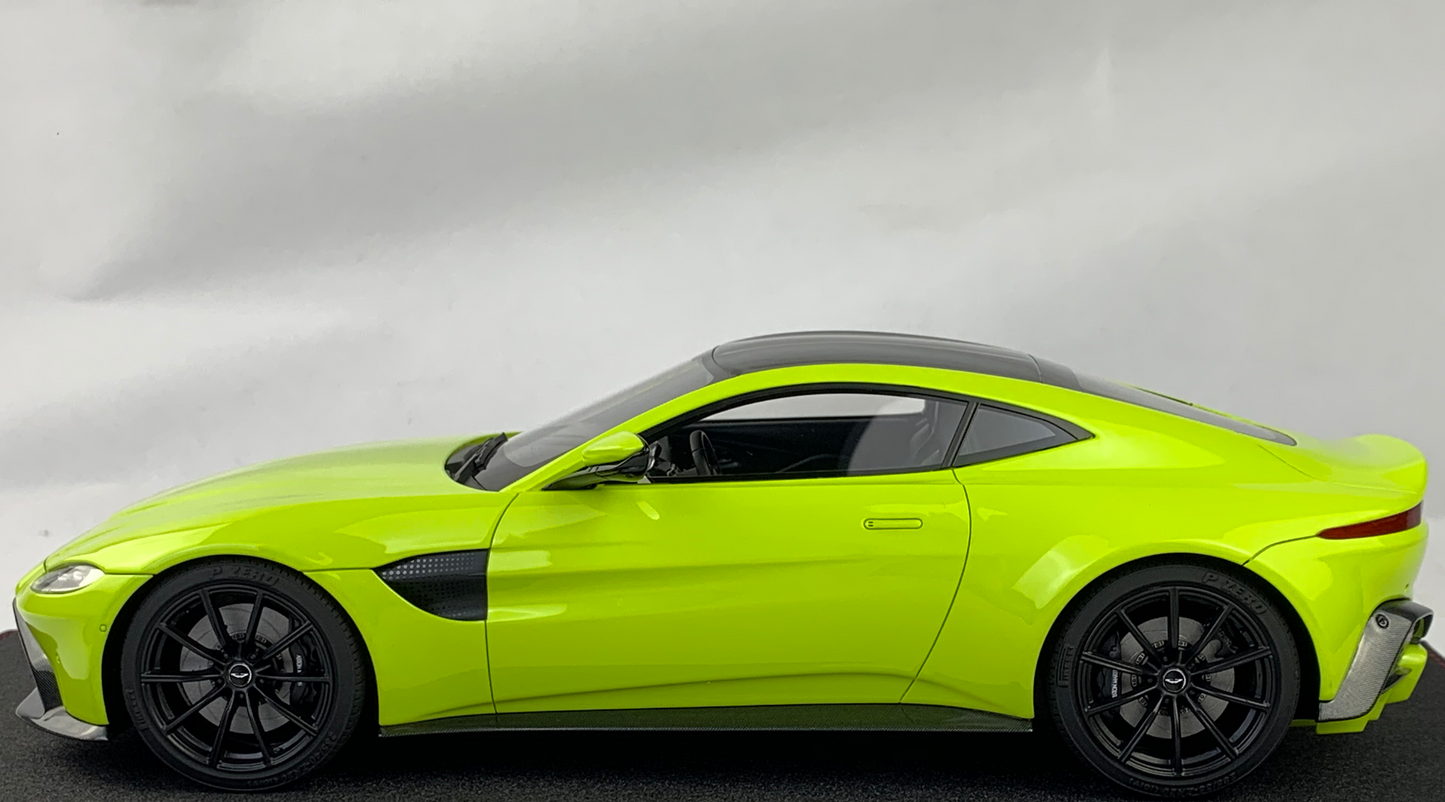Frontiart AvanStyle 1:18 Aston Martin Vantage 2018 AS032-150