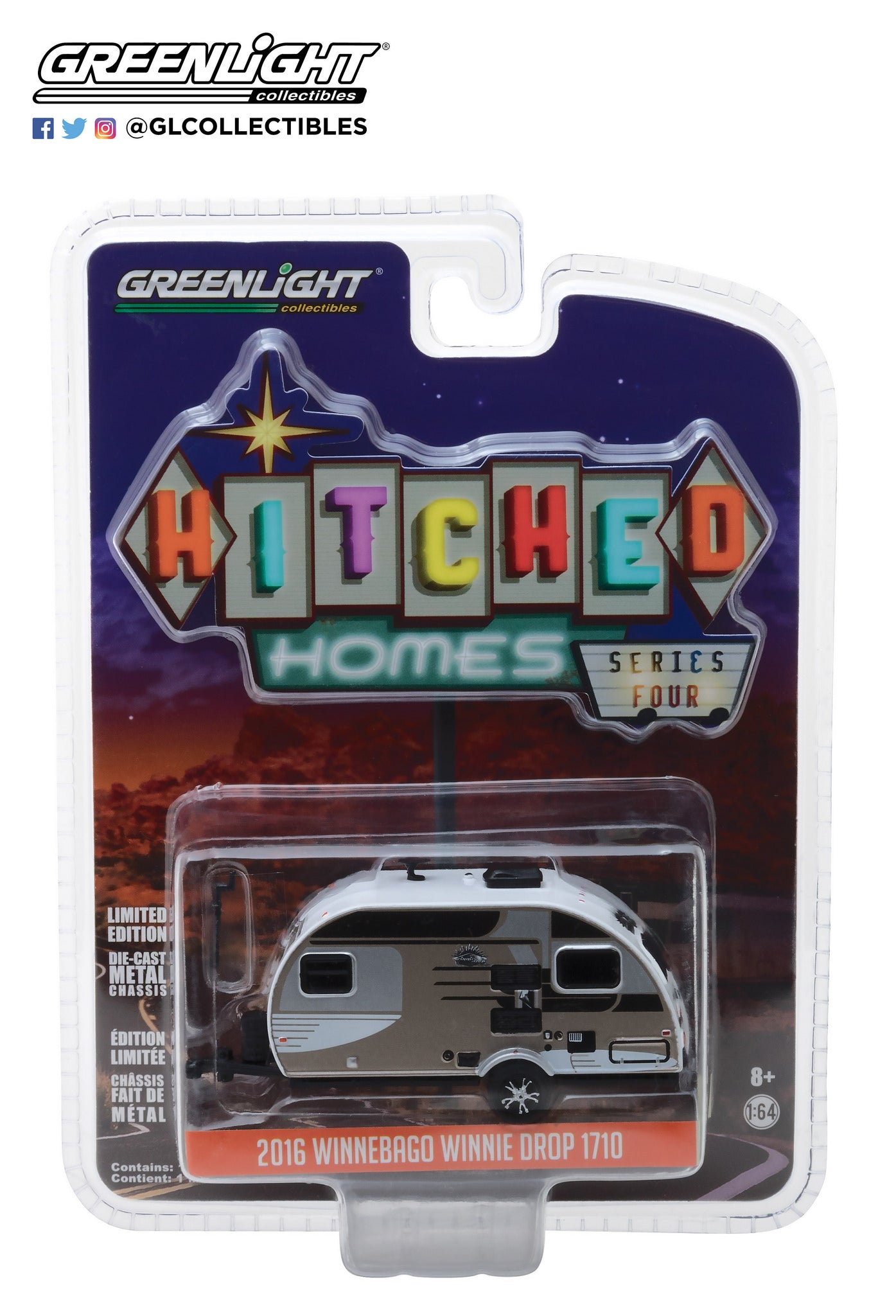 GreenLight 1:64 Hitched Homes Series 4 - 2016 Winnebago Winnie Drop - Champagne 34040-C
