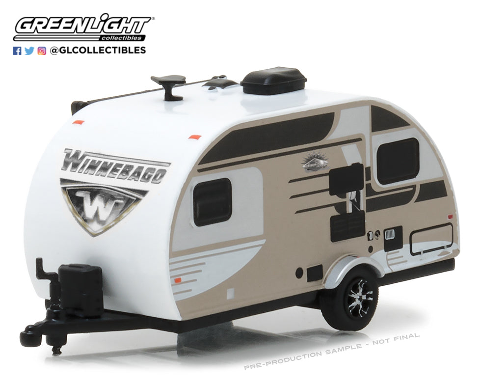 GreenLight 1:64 Hitched Homes Series 4 - 2016 Winnebago Winnie Drop - Champagne 34040-C