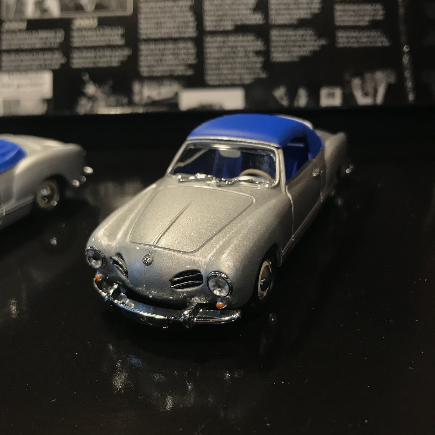 Minichamps 1:43 1990-2010 Volkswagen Karmann Ghia 1957 20 Years 3 Car Set 432051023