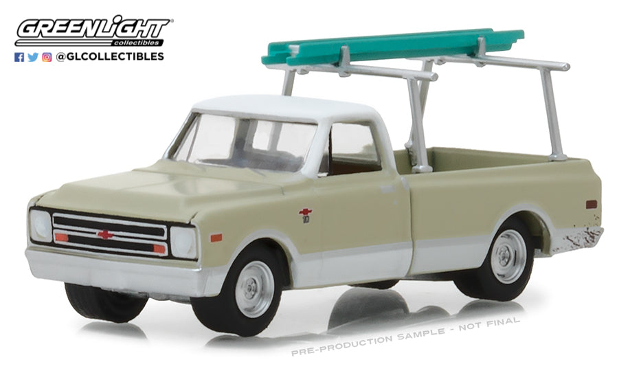 GreenLight 1:64 Blue Collar Collection Series 4 - 1970 Chevrolet C-10 with Ladder Rack 35100-B
