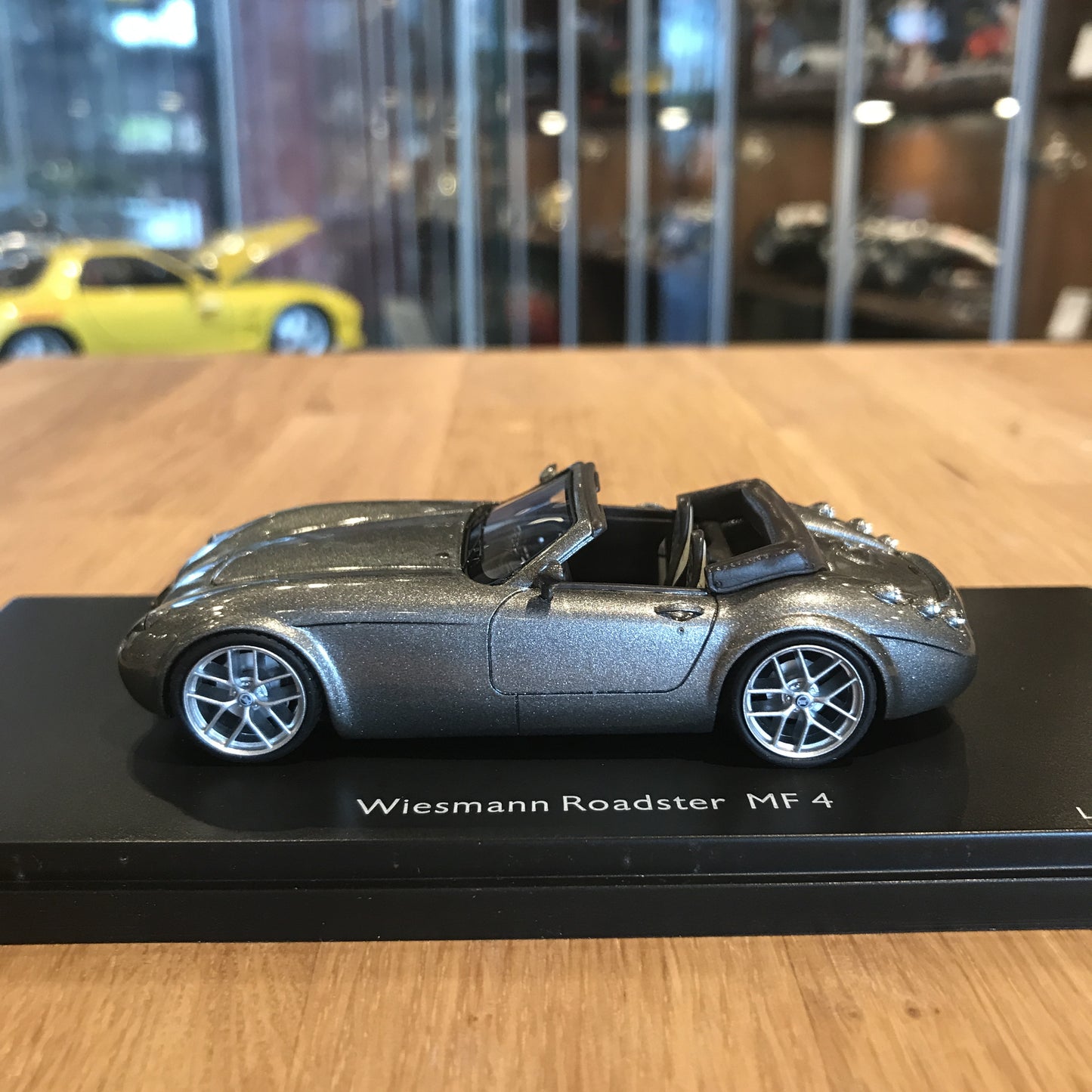 Schuco 1:43 Wiesmann Roadster MF4 Grey 450888500