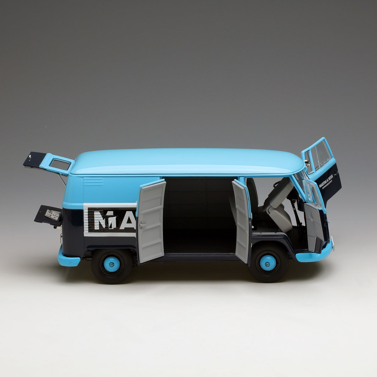Schuco 1:18 Volkswagen T1b "MARTINI" Box Van 450028500