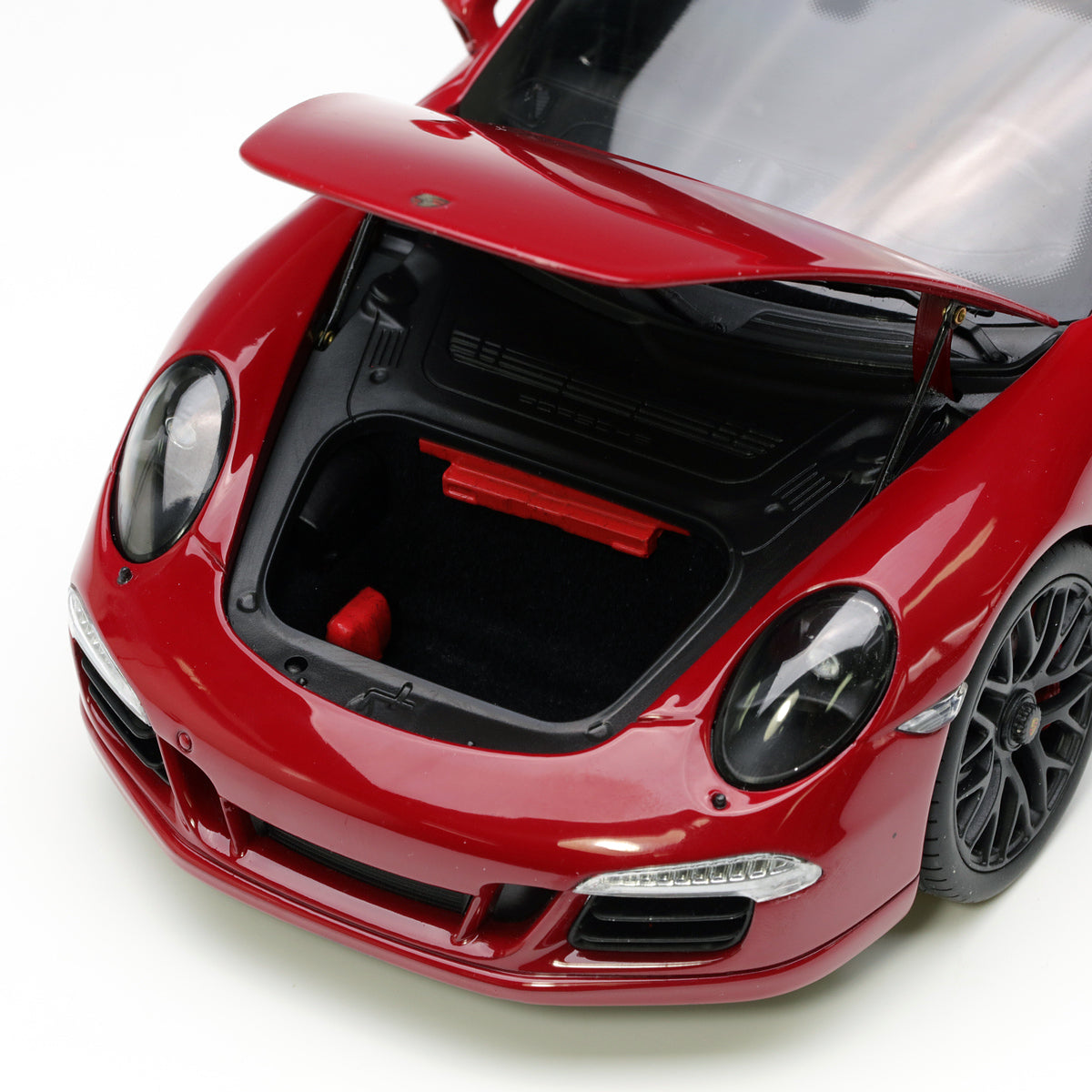 Schuco 1:18 Porsche 911 Carrera GTS Coupe Red 450039000