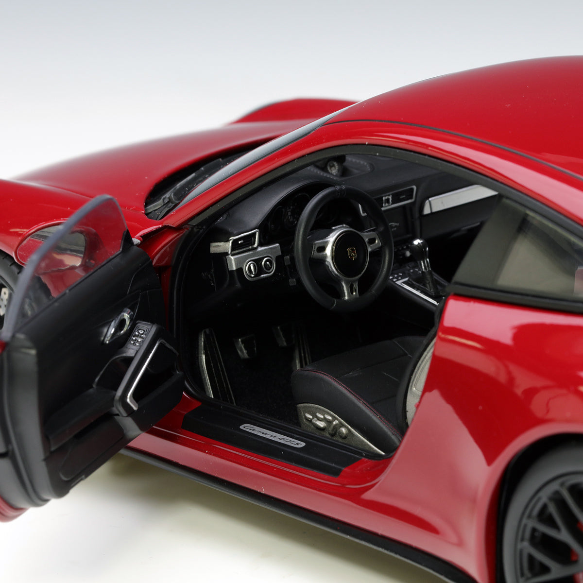 Schuco 1:18 Porsche 911 Carrera GTS Coupe Red 450039000