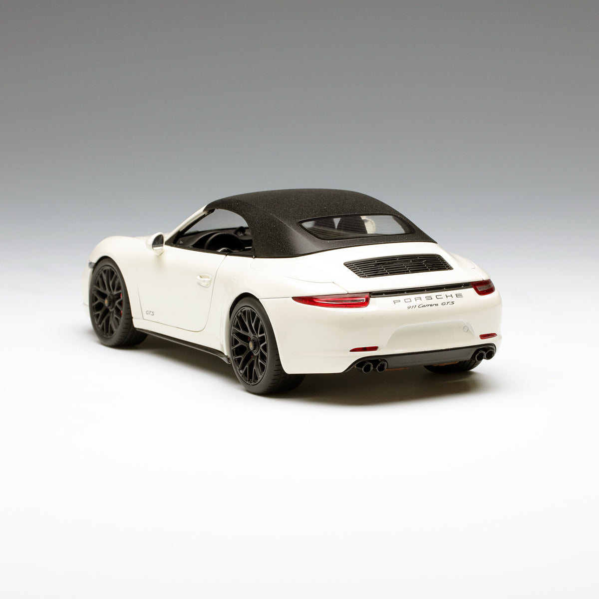 Schuco 1:18 Porsche 911 Carrera GTS Cabriolet White 450039500