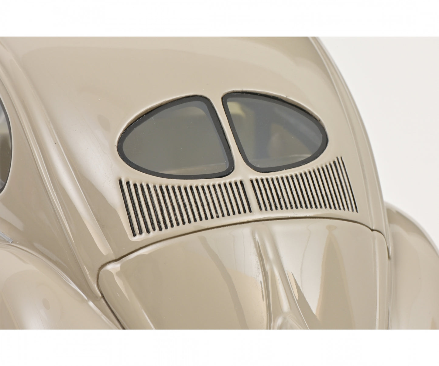 Schuco 1:18 Volkswagen Beetle Beige 450047600