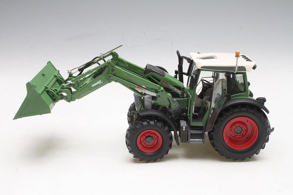 Schuco 1:32 Fendt 211 with loader Tractor 450764400