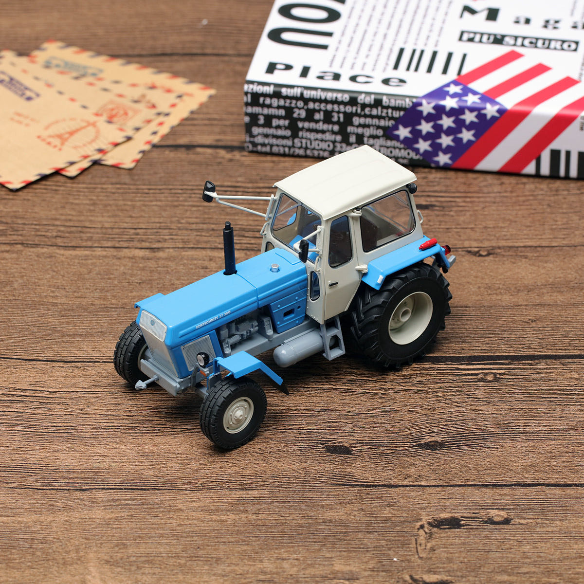 Schuco 1:32 Fortschritt ZT300 Tractor 450768400