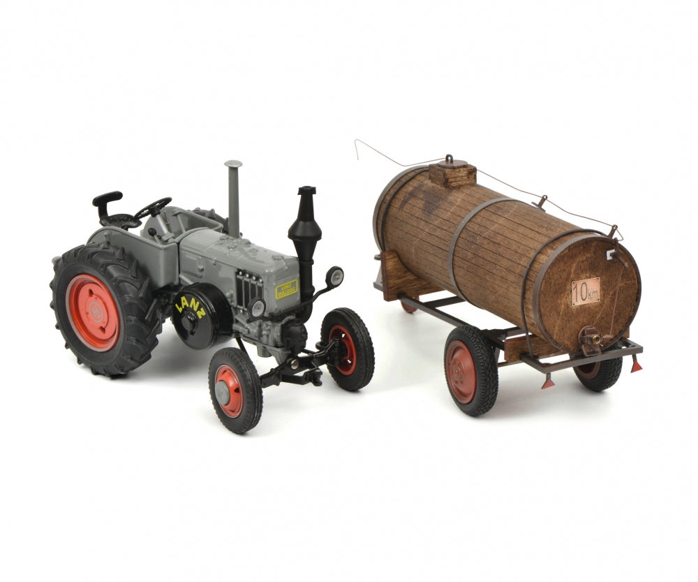 Schuco 1/32 Lanz Bulldog tractor with manure trailer 450769400