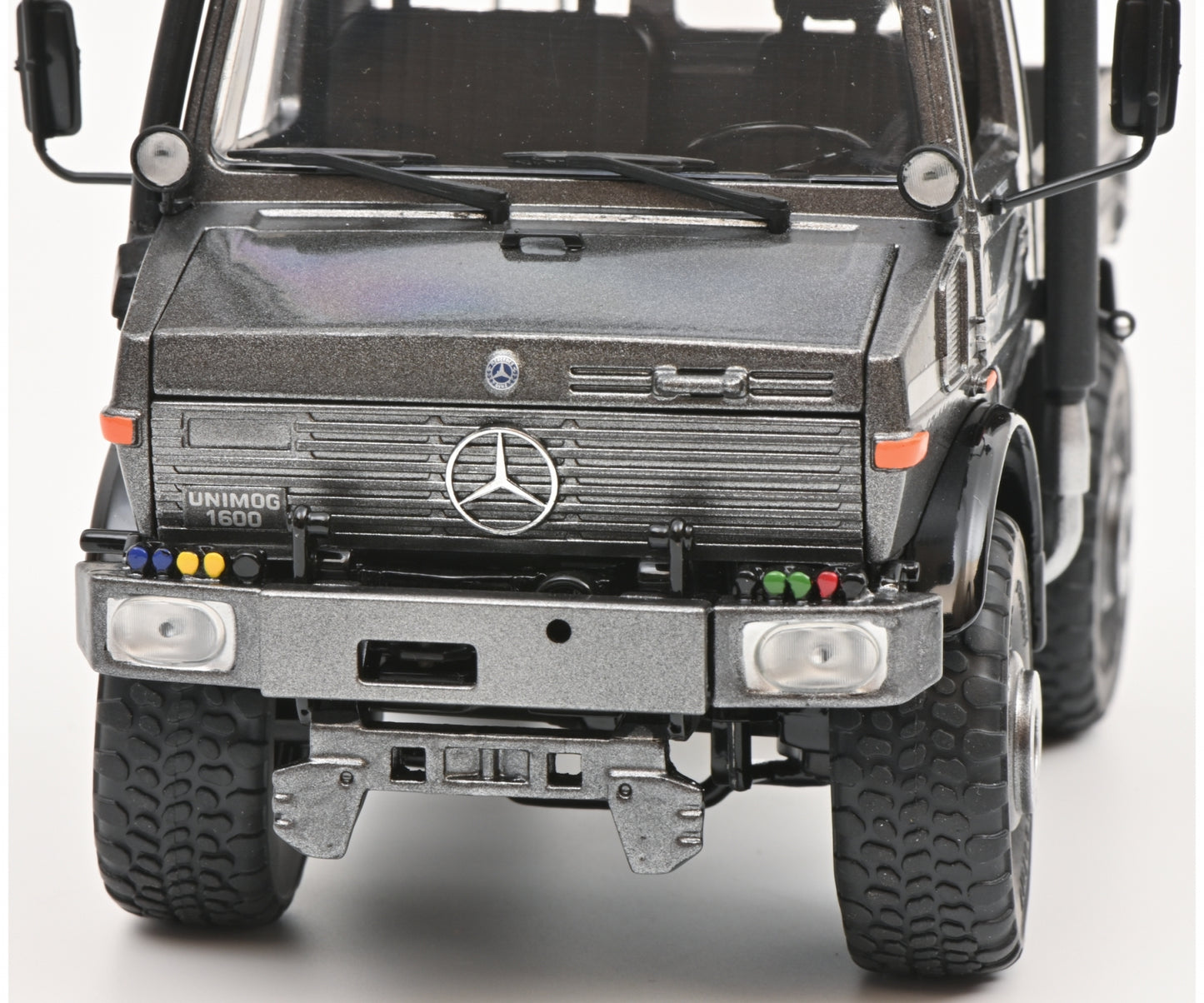 Schuco 1:32 Mercedes-Benz Unimog U1600 Gray 450775300