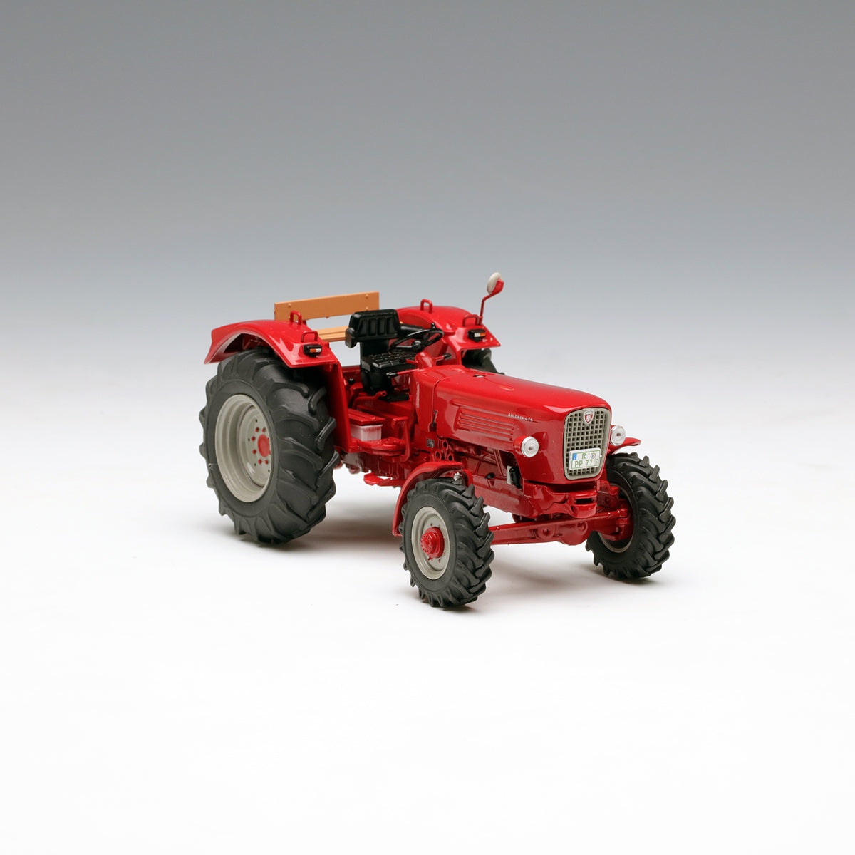 Schuco 1:32 Guldner G75 Tractor 450778300