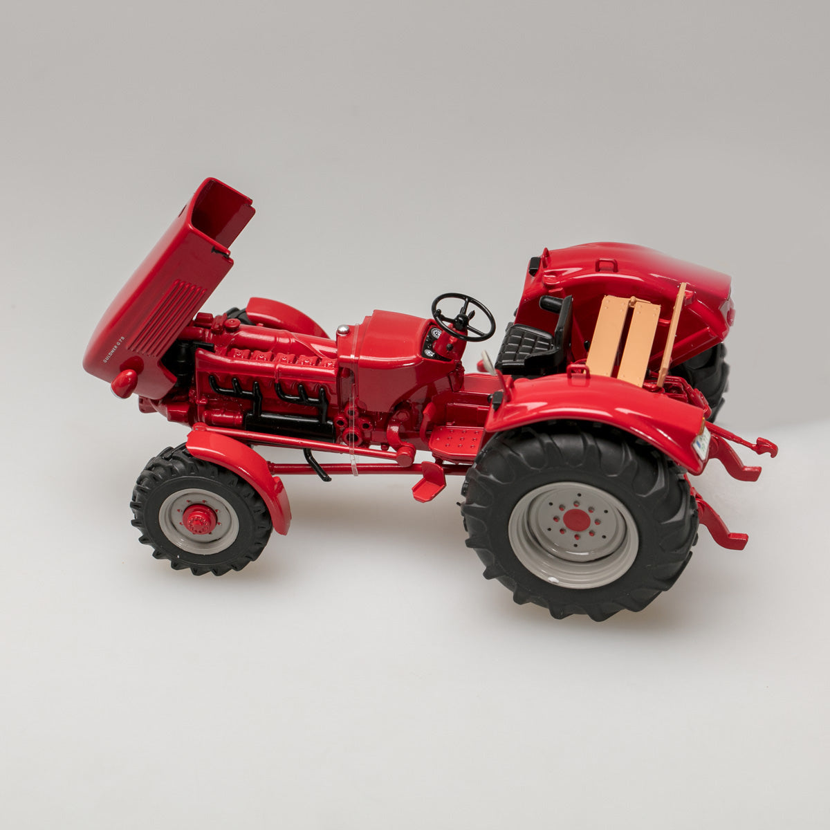 Schuco 1:32 Gueldner G75 A with trailer and balcony 450778500