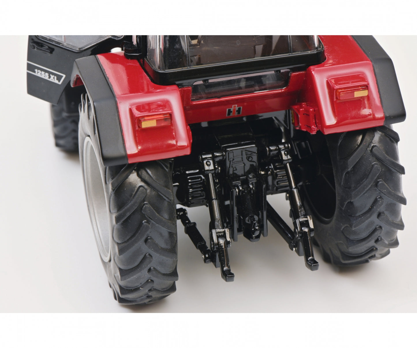 Schuco 1:32 Case International 1255 XL Tractor 450778700