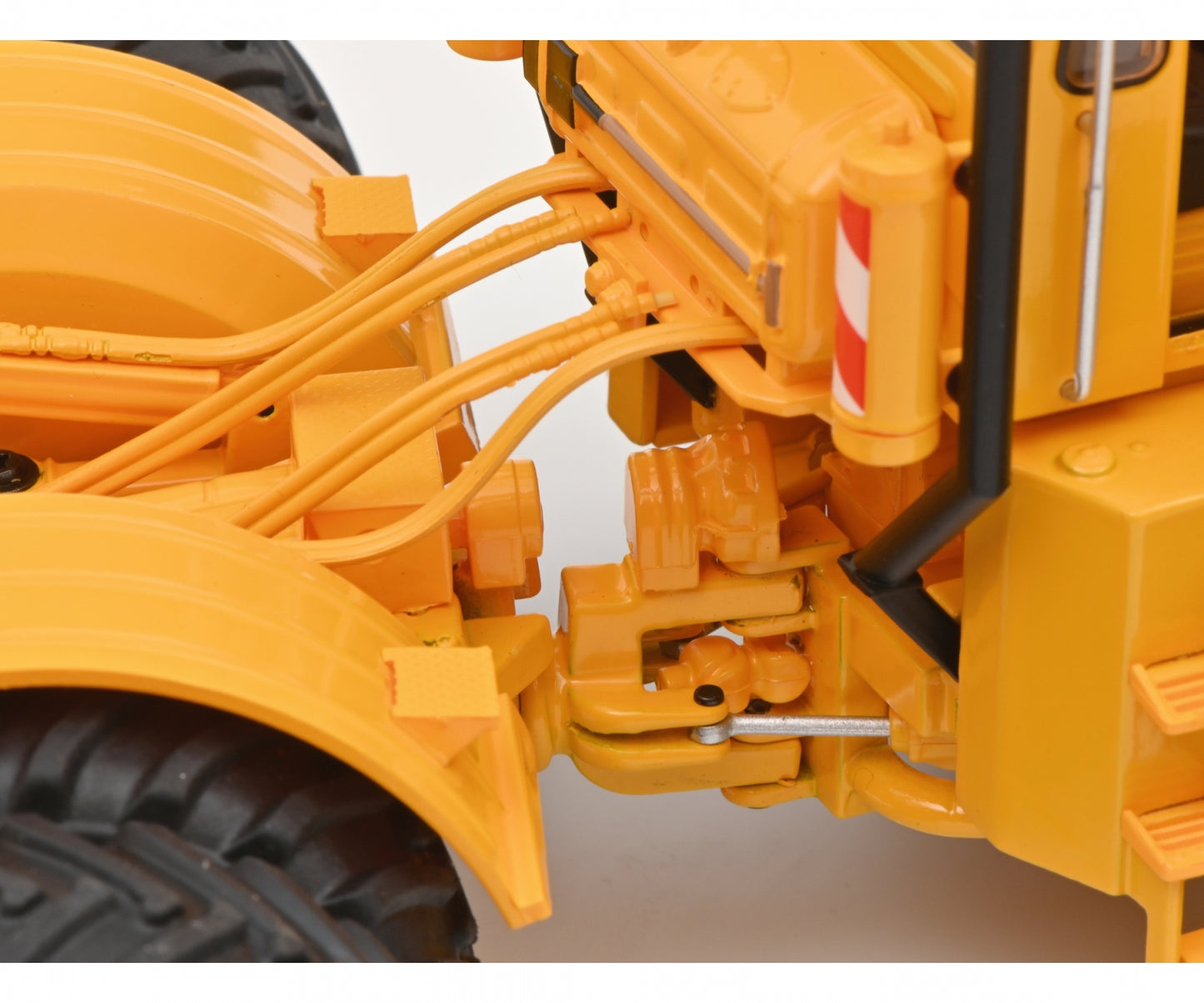 Schuco 1:32 Kirovets K700 double tires Tractor 450784500