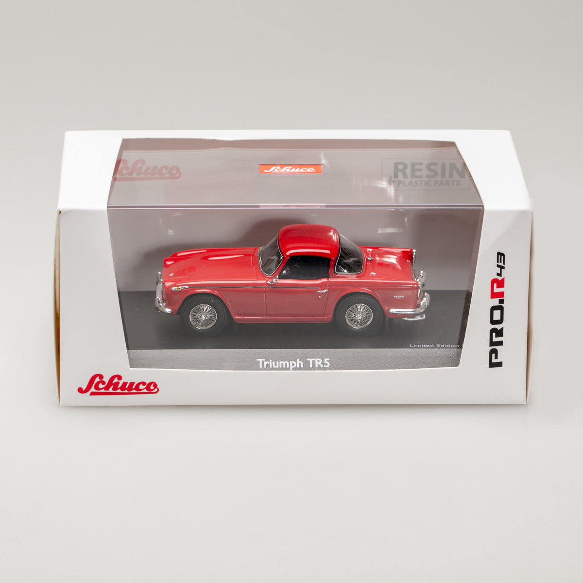 Schuco 1:43 Triumph TR5 with closed Surrey Top Red 450887300