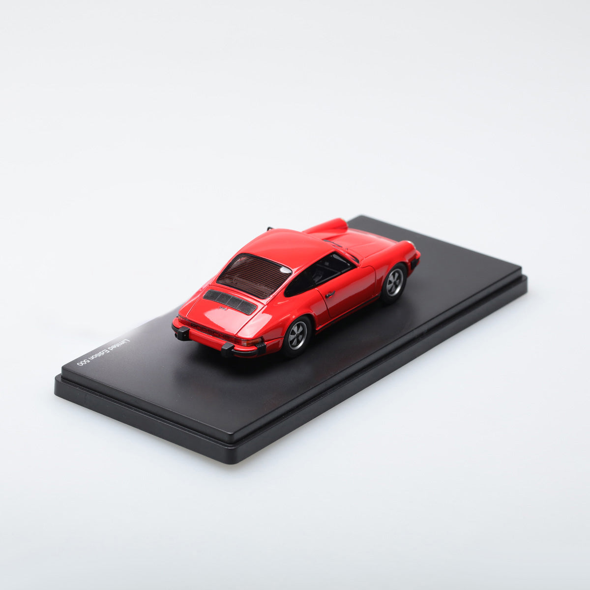 Schuco 1:43 Porsche 911 Coupe indian red 450891200