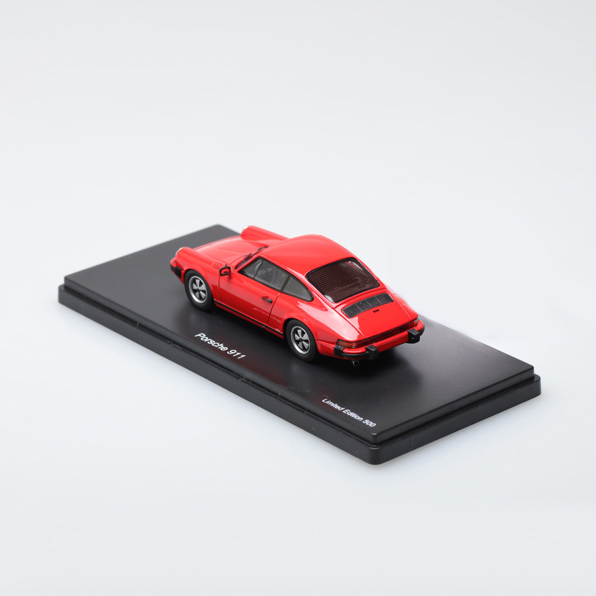Schuco 1:43 Porsche 911 Coupe indian red 450891200