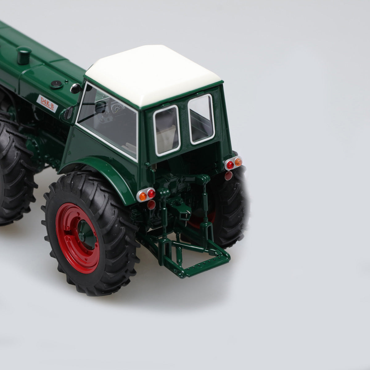 Schuco 1:32 Dutra D4K Tractor 450896400