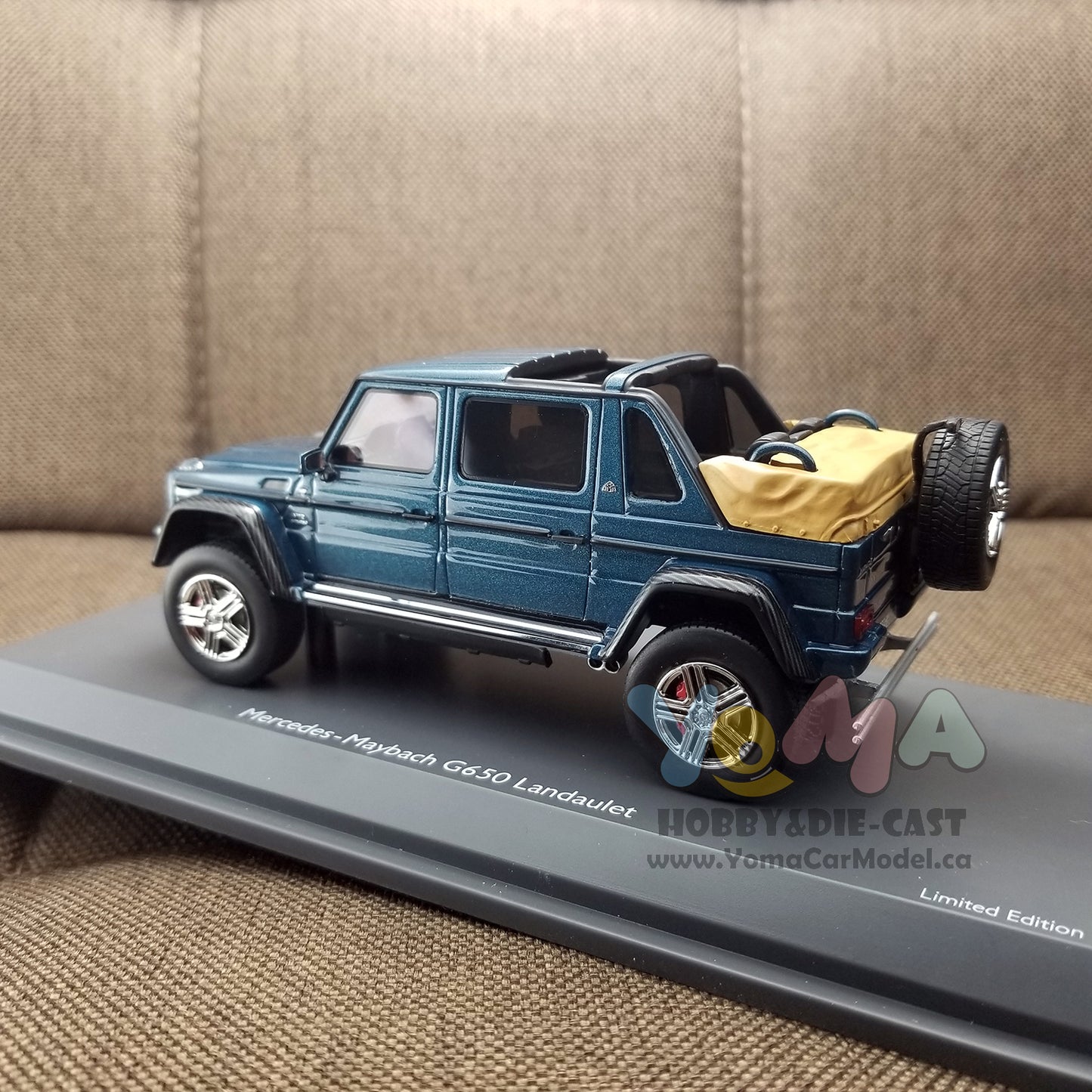 Schuco 1/43 Mercedes-Maybach G650 Landaulet blue 450900400